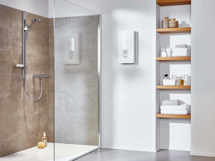 Instantaneous water heater for the shower
